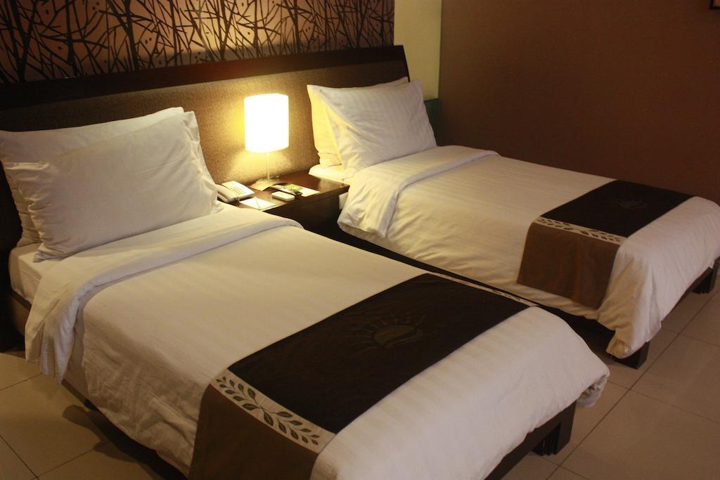 100 Sunset Boutique Otel Kuta Lombok Dış mekan fotoğraf