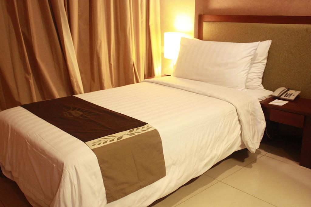 100 Sunset Boutique Otel Kuta Lombok Dış mekan fotoğraf